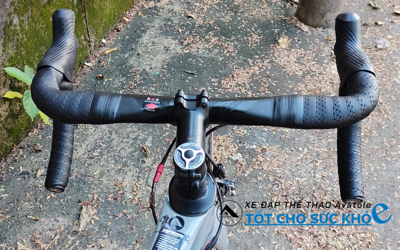 Chi tiết XE ĐẠP ĐUA TWITTER THUNDER C