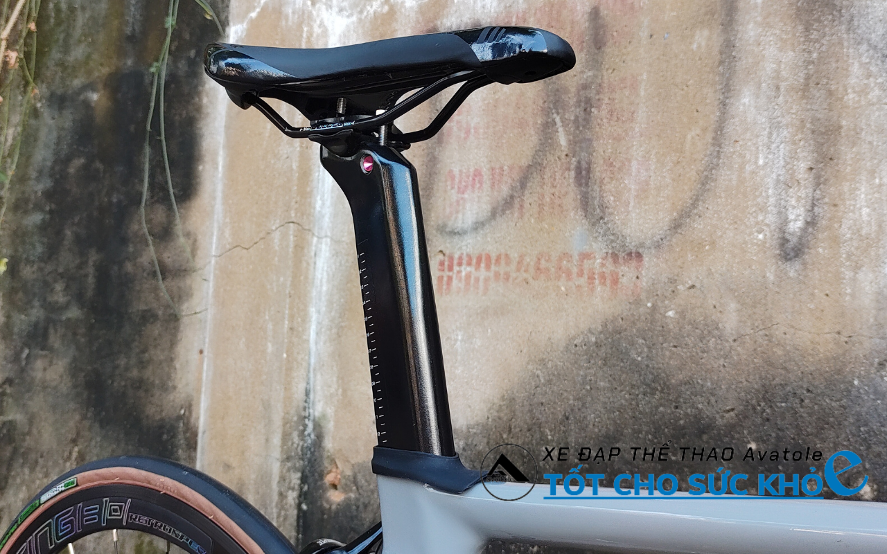 Chi tiết XE ĐẠP ĐUA TWITTER THUNDER C