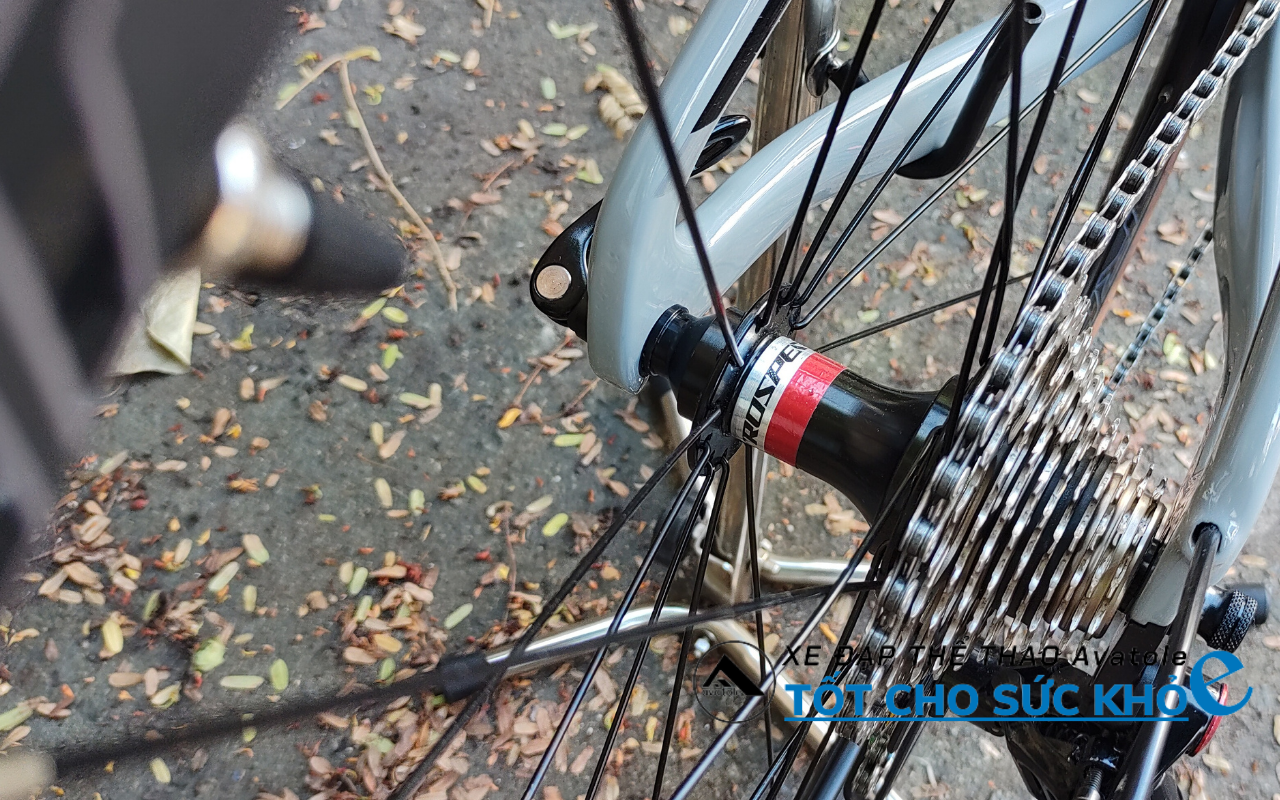 Chi tiết XE ĐẠP ĐUA TWITTER THUNDER C