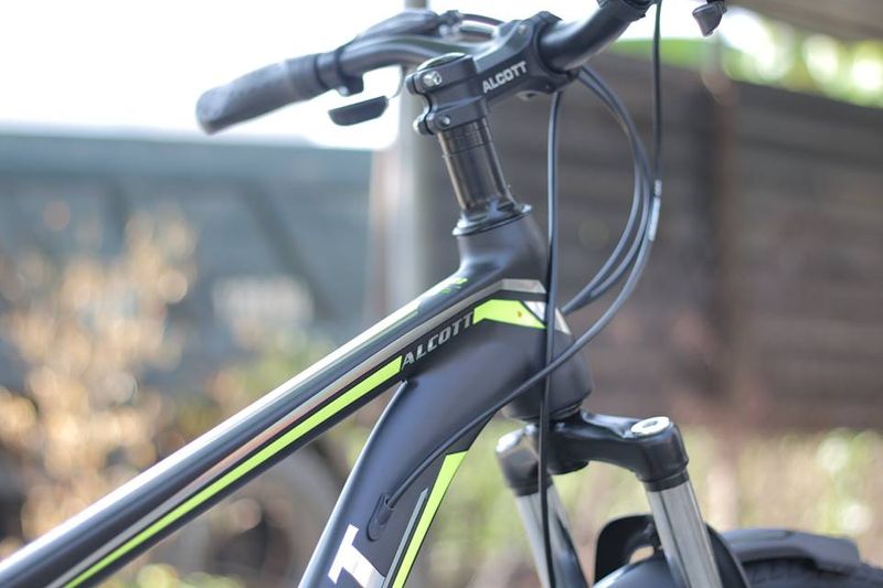 XE ĐẠP ĐỊA HÌNH ALCOTT MT02