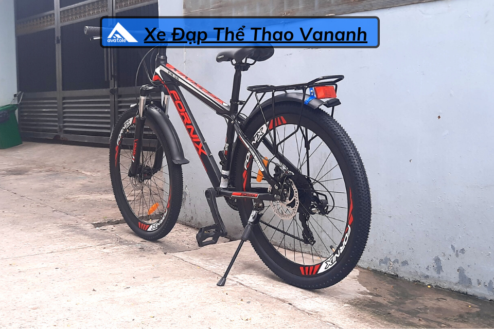 MÀU ĐỎ TRẮNG ĐEN MÀU ĐỎ TRẮNG ĐEN