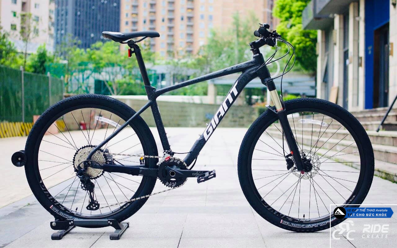 GIANT XTC 820 | 2021 màu trắng đen