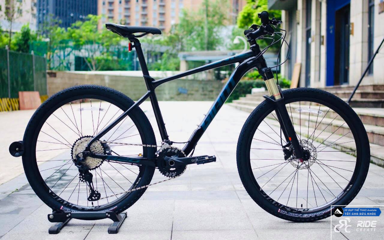 GIANT XTC 820 | 2021 màu xanh đen