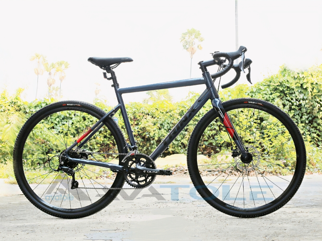 Xe đạp Gravel 2024 TrinX Climber 2.3 màu đen đỏ ghi